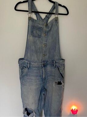 American Eagle Outfitters Light Blue Denim Overalls with Brown Patch